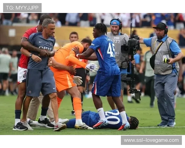 分析：对比英超，法甲联赛在比赛强度与攻防节奏上存在哪些差距？