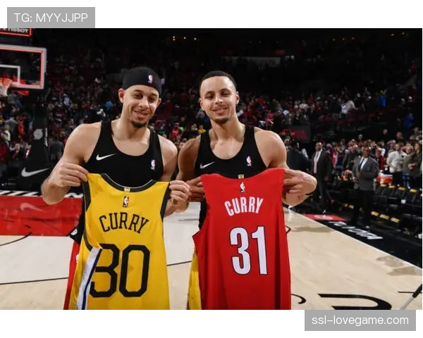 库里连续两个赛季罚球命中率达93%，生涯罚球命中率高达91%